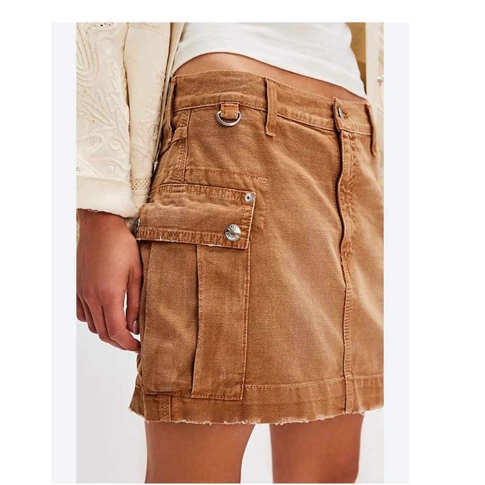 Re/Done Cargo Mini Skirt in Travertino. - Picture 2 of 8